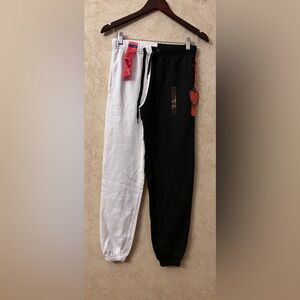 💕Awesome Concept Junior Black & White Joggers(Waist 24”-32”Inseam 29”Rise 10”)